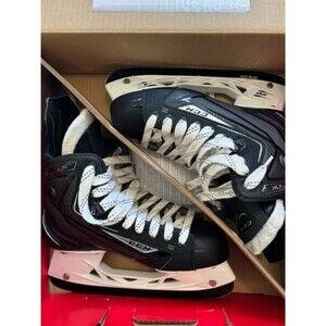 CCM Ribcor 50k Hockey Skates Extra Wide Width Junior Size 4.5